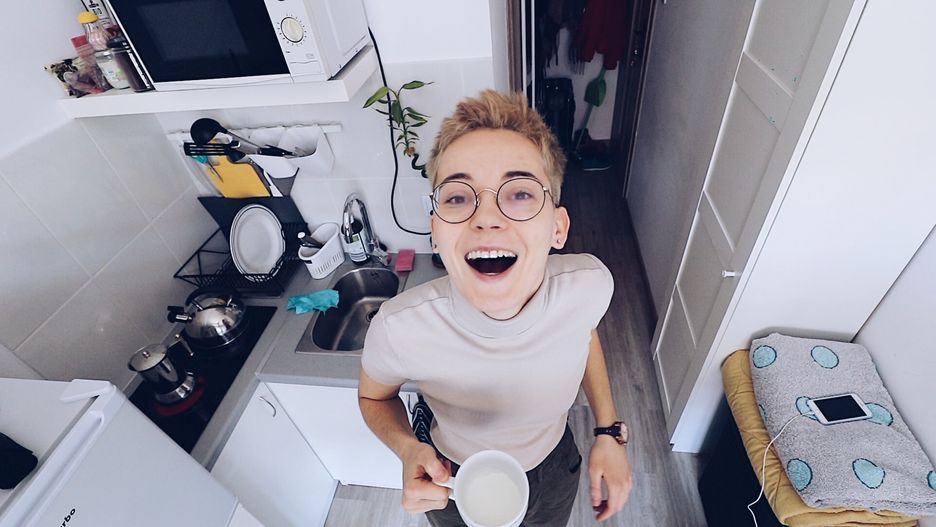 Lilia w swojej kawalerce