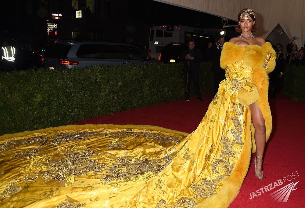 Rihanna, MET Gala 2015, kreacja Guo Pei 
Fot. ons