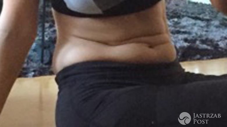 Trenerka fitness pokazała fałdy na brzuchu