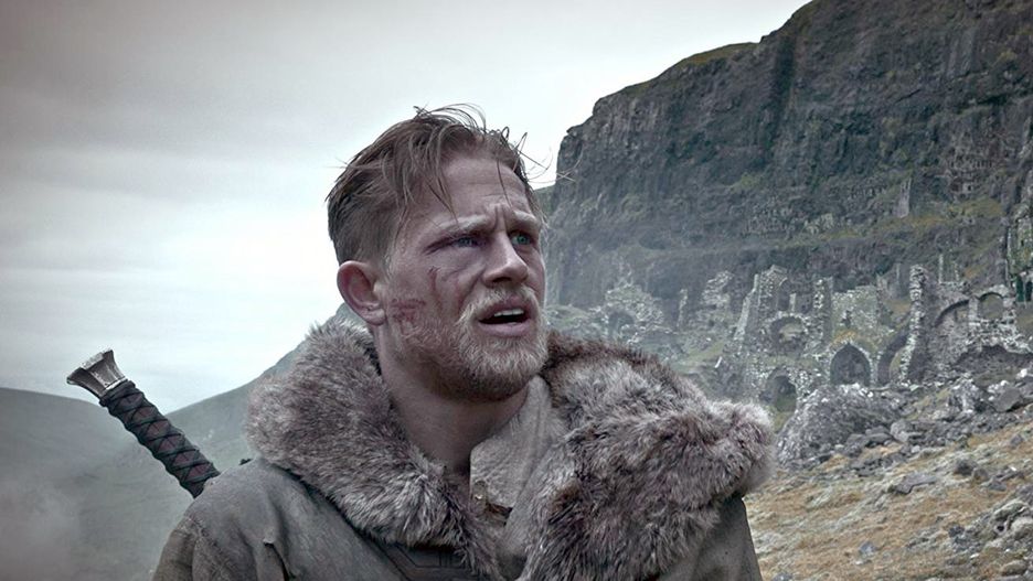 Charlie Hunnam żałuje, że nie będzie już mógł zagrać króla Artura