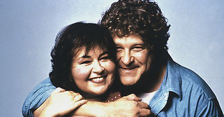 "Roseanne" znowu w telewizji! Jak zmienili się aktorzy grający główne role?