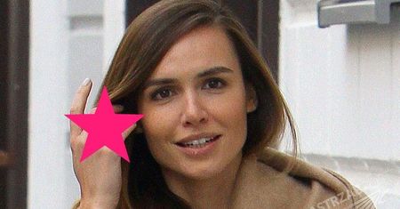 Marta Żmuda Trzebiatowska w świetnej jesiennej stylizacji. Pokazała pierścionek zaręczynowy i obrączkę