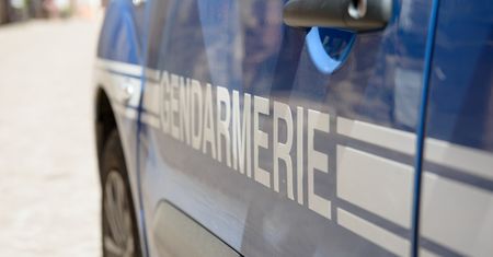 Francja. Ciało kobiety znaleziono w bagażniku. W aucie jej dzieci
