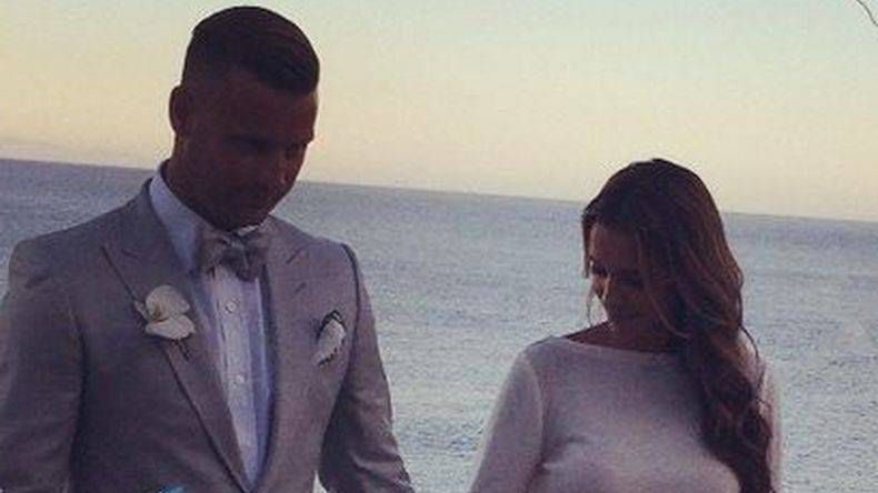 Artur Boruc i Sara Mannei

Fotgrafia: screen z Instavillage.com