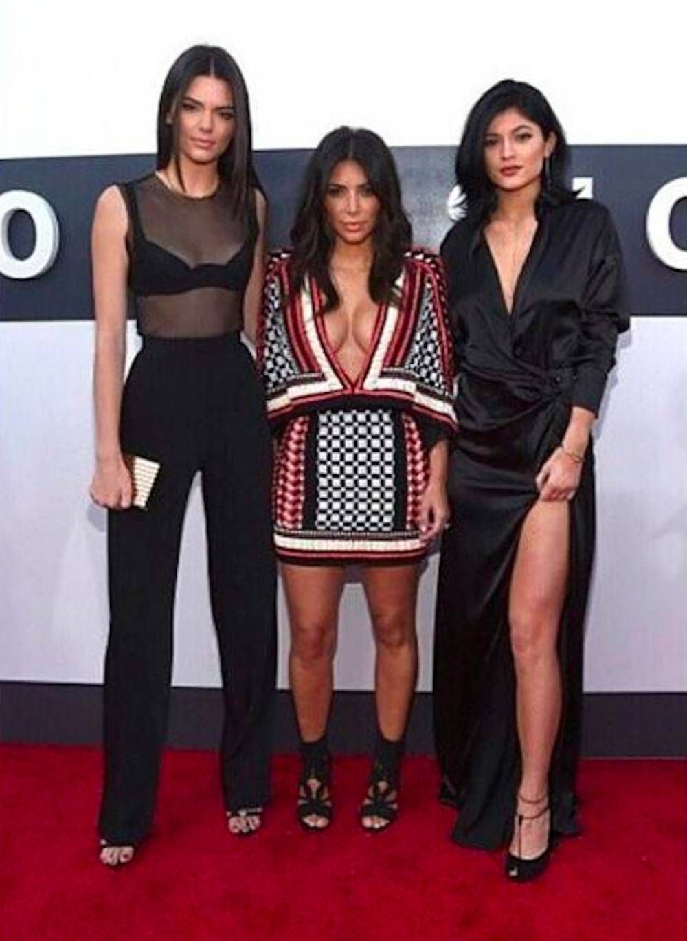 Kendall Jenner, Kim Kardashian i Kylie Jenner  

Fotografia: screen z Facebook.com