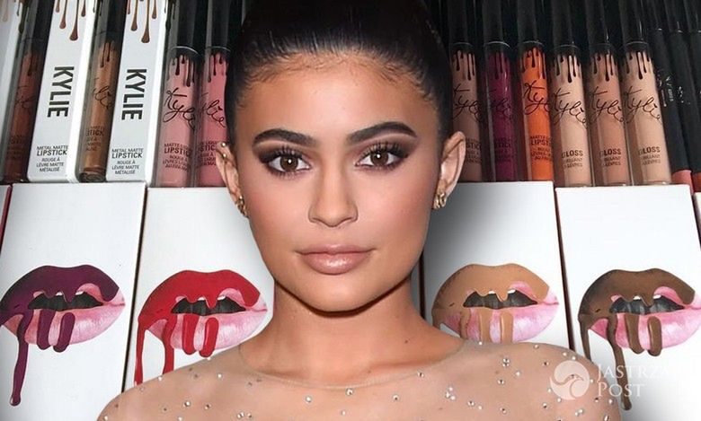 Co za wpadka! Kylie Jenner chyba nie do końca wyszedł retusz jej zdjęcia...