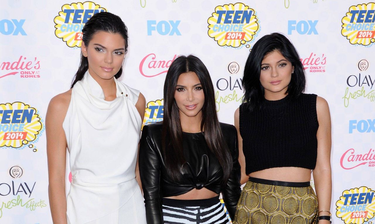 Kendall Jenner, Kim Kardashian and Kylie Jenner fot. ONS