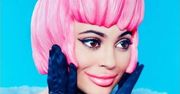 Kylie Jenner jako plastikowa lalka w "Paper Magazine"