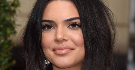Kendall Jenner w cytrynowym bikini. Uwydatniła wyjątkowo chudą sylwetkę