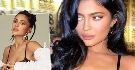 Kylie Jenner odsłoniła brzuch i wywołała zamieszanie. Fani dopytują o drugą ciążę: "Kiedy ją ujawnisz?"