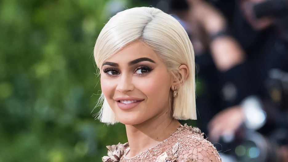 Zrobili zrzutkę, aby pomóc Kylie Jenner stać się miliarderką