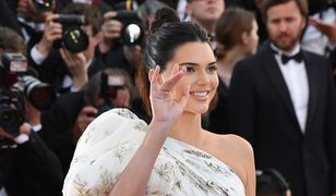 To najgorsza ze stylizacji Kendall Jenner. Suknia przypomina firankę!