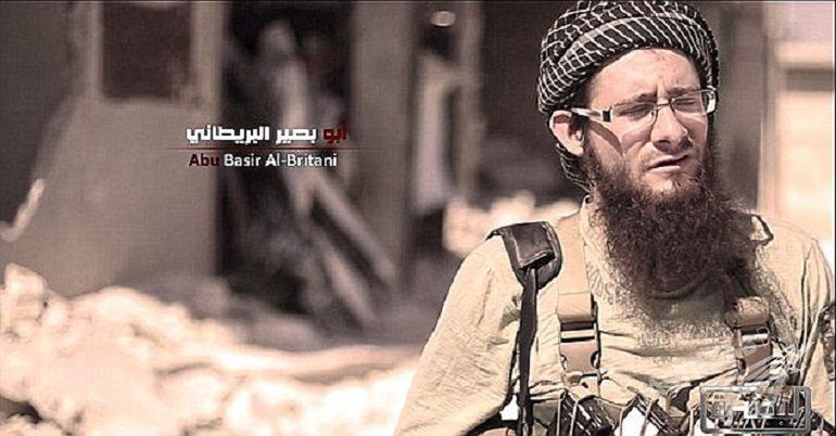 Lucas Kinney, syn wspólreżysera Rambo 2 został terrorystą. Screenshot z wideo propagandowego Al-Kaidy, źródło: inquisitr.com