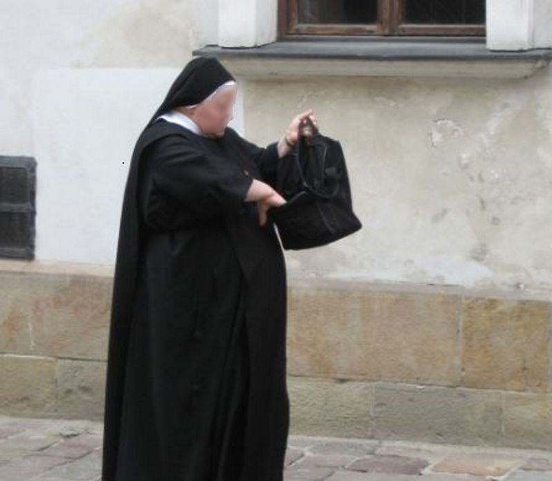 Siostry zakonne zepsuły najpiękniejszy dzień w jej życiu. "Pierwszy taki przypadek od 20 lat"