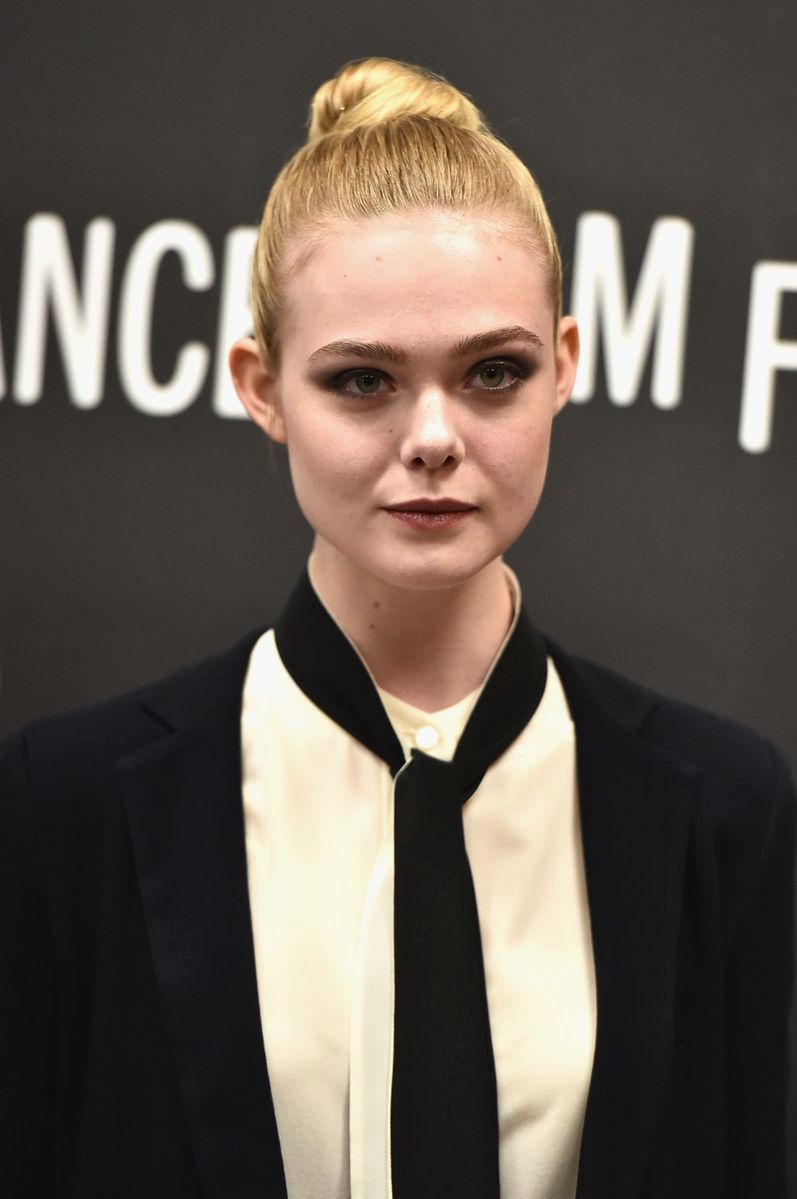 LOOK OF THE DAY: Elle Fanning w męskim wydaniu