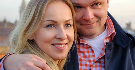 Szymon Hołownia na spacerze z rodziną. Jego córka to już duża dziewczynka