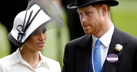 Wiadomo, w jaki sposób Meghan Markle i książę Harry poinformują o narodzinach córki. Pałac Buckingham może namieszać