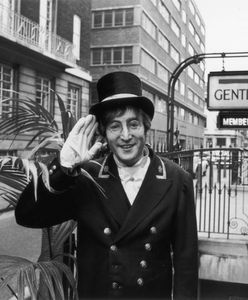 Zastrzelił Johna Lennona. Żona wciąż go kocha i czeka