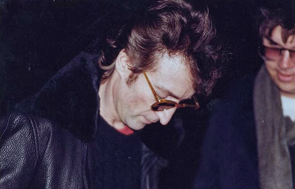 Zabójca Johna Lennona nie wyjdzie na wolność