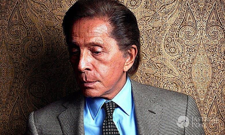 85-letni Valentino Garavani wygląda jak figura woskowa! Co się stało z twarzą wybitnego projektanta?