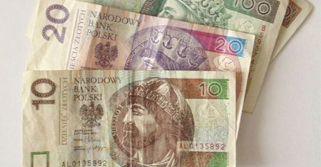 Oto co warto zrobić, jeśli masz podarty lub mocno zniszczony banknot
