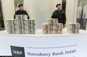 Banknoty NBP. Ich liczba podwoiła się i "żyją" dłużej