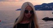 "Żywa lalka Barbie" pozuje na Krymie