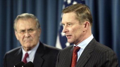 Iwanow i Rumsfeld podczas konferencji prasowej