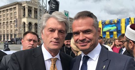 Sławomir Nowak na obchodach Dnia Niepodległości Ukrainy. "Miłe spotkanie z Juszczenko"
