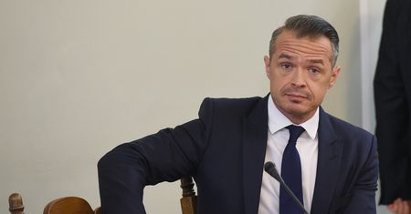 Nowak pyta o majątek premiera. "Błąd jest błąd"