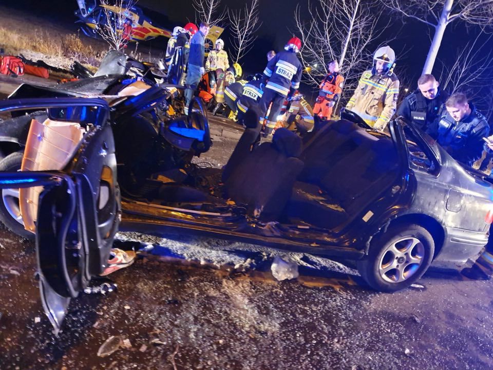 Dramatyczny wypadek na Mazowszu. Pasażer był poszukiwany przez policję