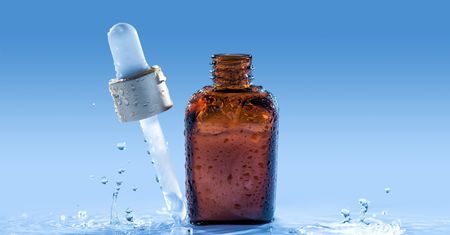 Zmarszczki jak wyprasowane. Polecane serum do cery dojrzałej kupisz taniej