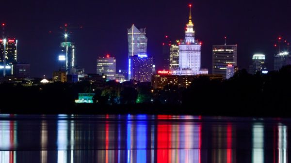 ''W strasznych mieszkaniach strasznie mieszkają straszni mieszczanie''