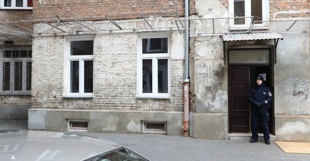 Tragiczne odkrycie w Warszawie. W mieszkaniu na Pradze Północ odkryto ciało matki i dziecka