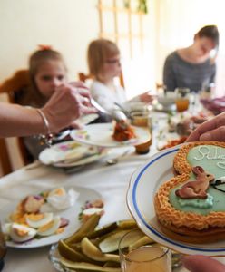 Wzięliśmy pod lupę świąteczne ciasta od Biedronki. Zaskakujące rezultaty