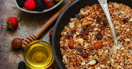 Czy granola jest zdrowa? Śniadanie pod lupą