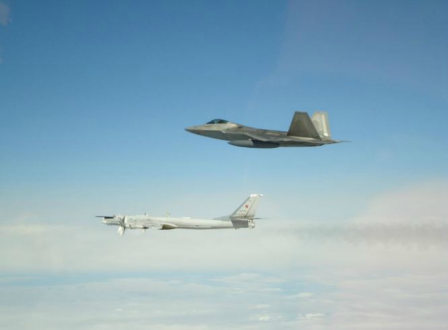 Rosyjskie bombowce przy Alasce. Amerykanie poderwali F-22 Raptor