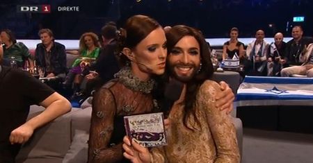 Fatalne zachowanie prowadzącej Eurowizję! Kobieta z brodą faworyzowana przez duńską prezenterkę