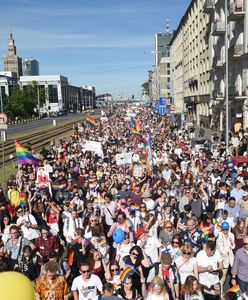 ONR nie odpuścił. W stronę Parady Równości poleciały race