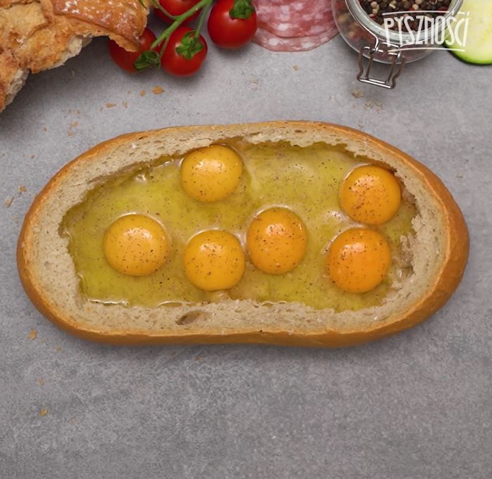 Zapiekany chleb z jajkami- Pyszności