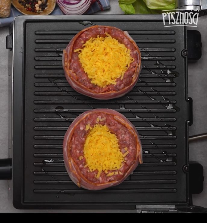 Burger z niespodzianką- Pyszności