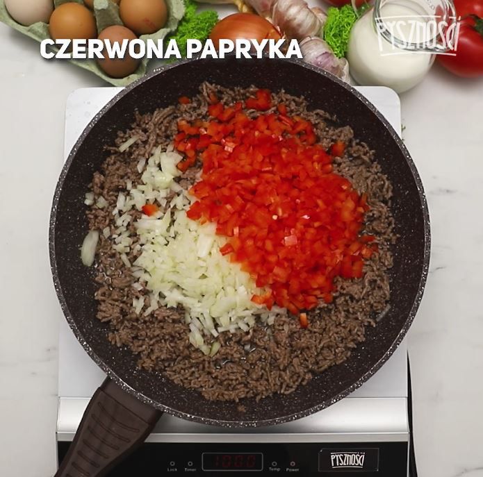 Tort naleśnikowy z wołowiną- Pyszności