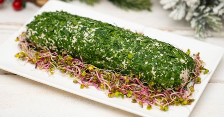 Rolada z karpia z pietruszką, parmezanem i chrzanem. Eleganckie danie na wigilijny stół