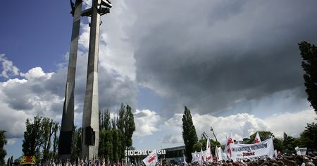 KOD zaprasza "Solidarność" na obchody Porozumień Sierpniowych. "Bezczelna prowokacja"