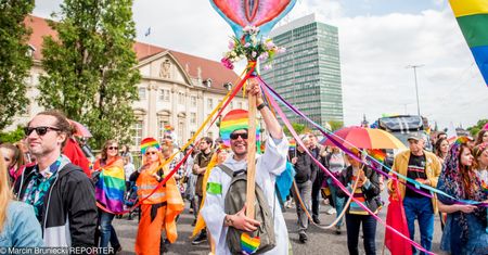 Gdańsk. Długa lista oszukanych tęczową waginą