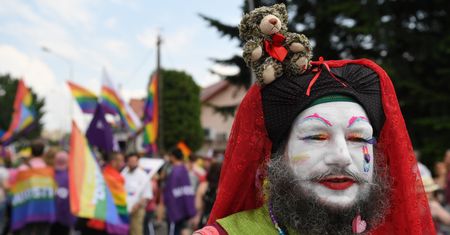 Marsz Równości w Rzeszowie. Demonstranci obrzuceni jajkami