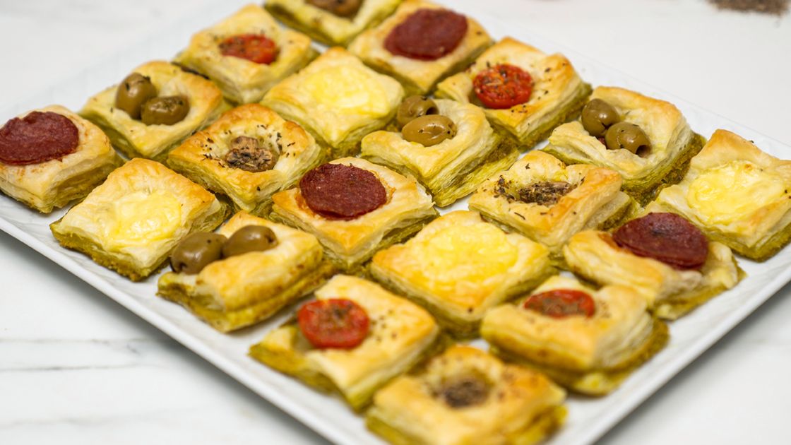 Kwadraciki z ciasta francuskiego- Pyszności