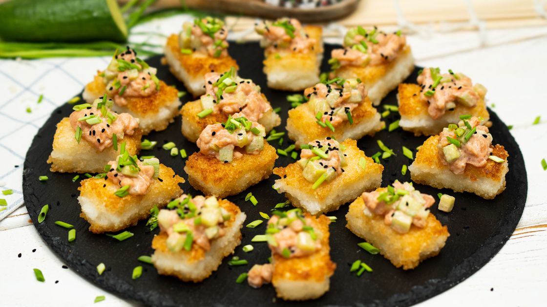 Chrupiące sushi z łososiem- Pyszności