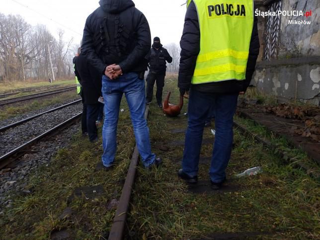 Położyli kolegę na torach. Nowe fakty ws. makabrycznej zbrodni