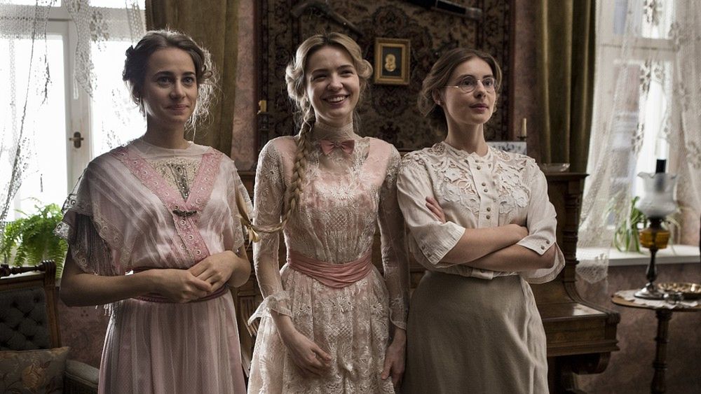 Zaczyna się świetnie. Scena otwierająca serial dała nadzieję, że przed nami coś innego